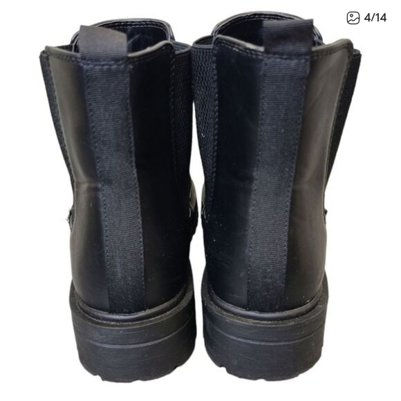 Soda Pilot Womens Lug Sole Low Heel Chelsea Fashion Black Ankle Booties 9 - Picture 3 of 12